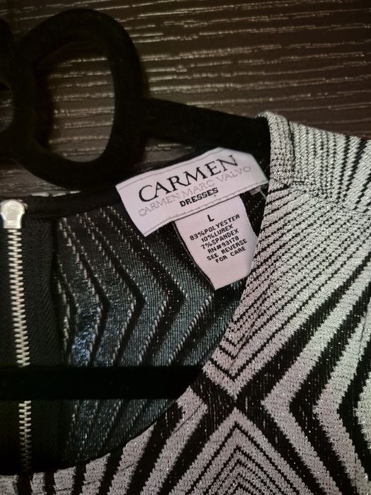 Sukienka srebrna jak mała czarna L