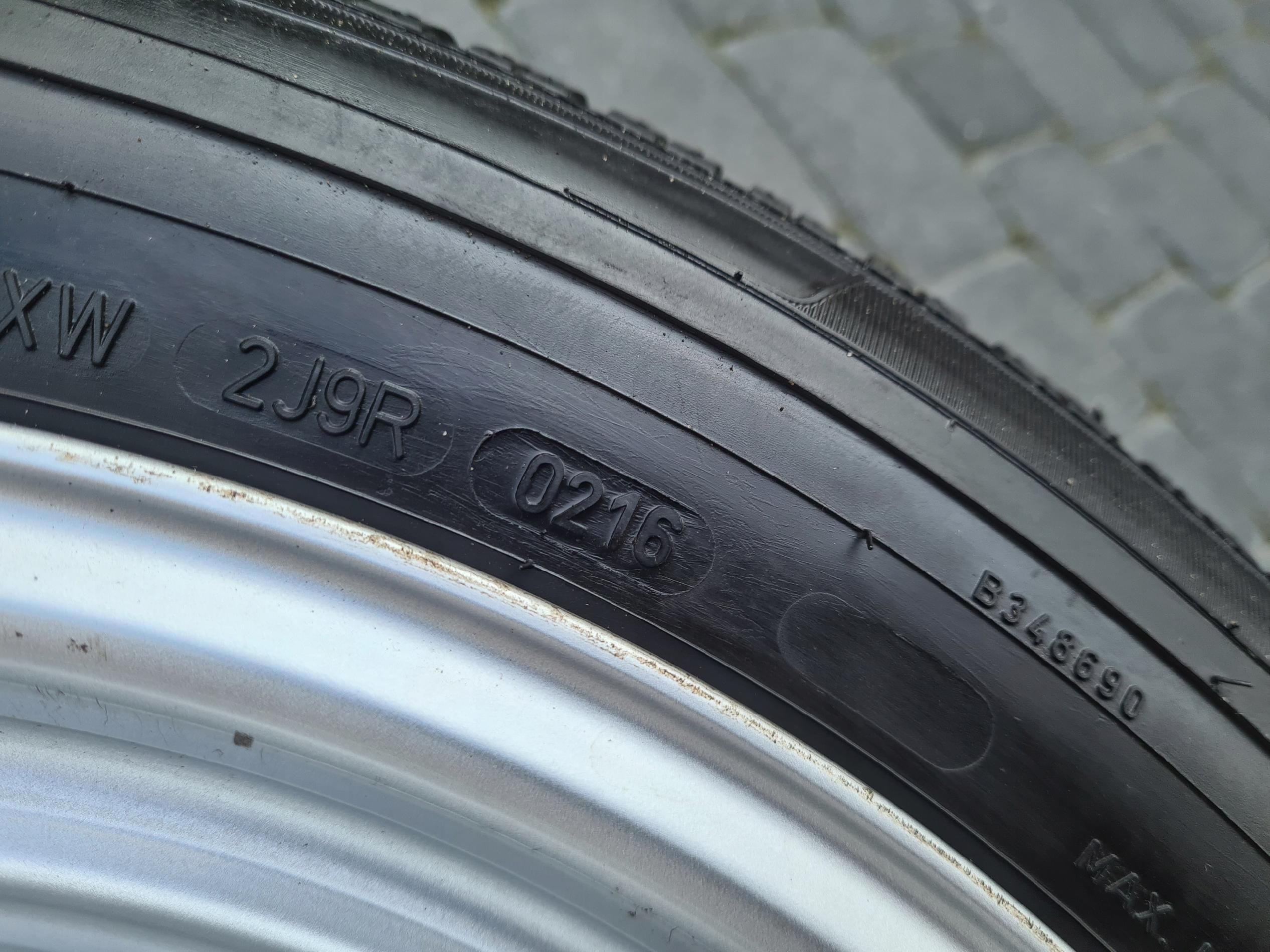 Opony Dunlop SP Winter Sport 3D - 205/60/16