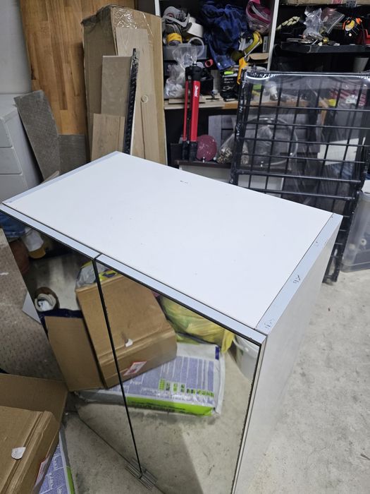 SZafka wiszaca luatrzana stan bardzo dobry