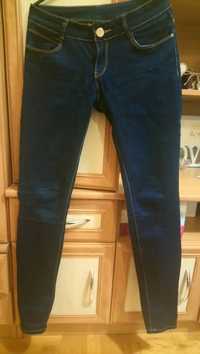 Spodnie jeansy typu rurki w rozmiarze 36