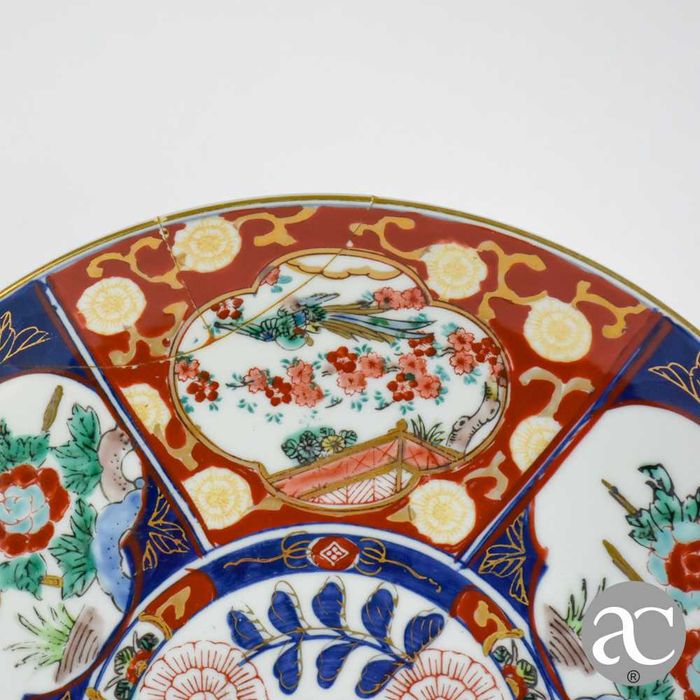 Prato em porcelana do Japão decoração Imari, meados do séc. XX