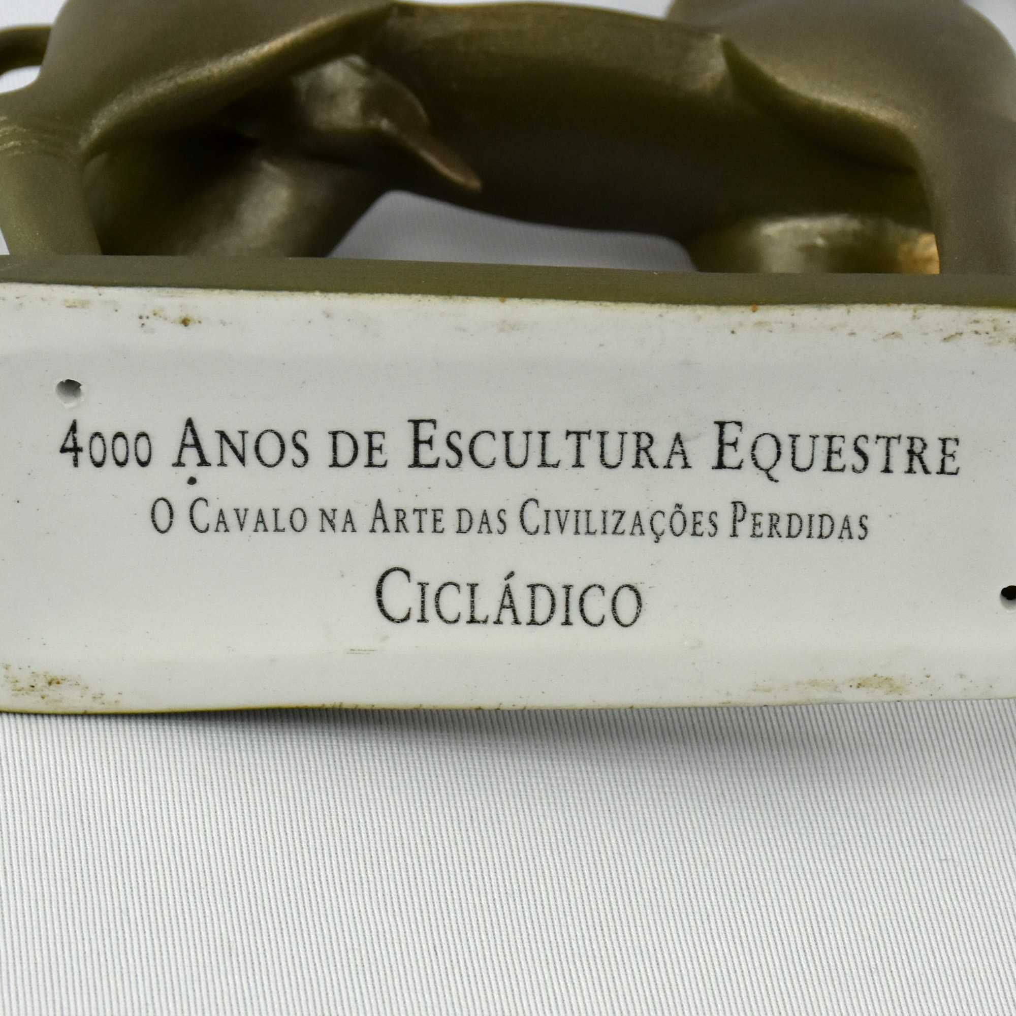 Figura biscuit de Cavalo 4000 anos de Escultura Equestre – CICLÁDICO