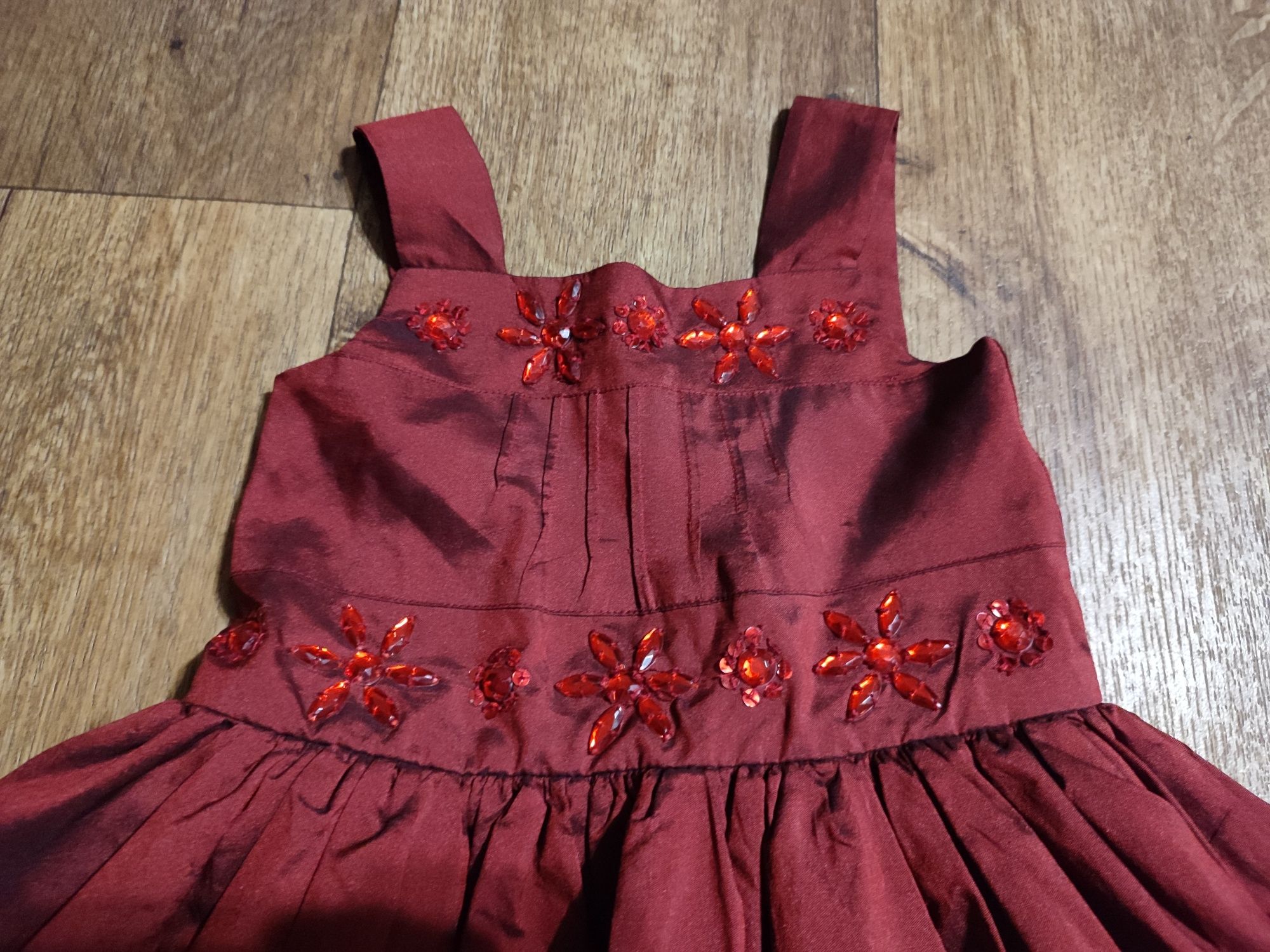 Шикарное нарядное фирменное платье на возраст 4-6 лет