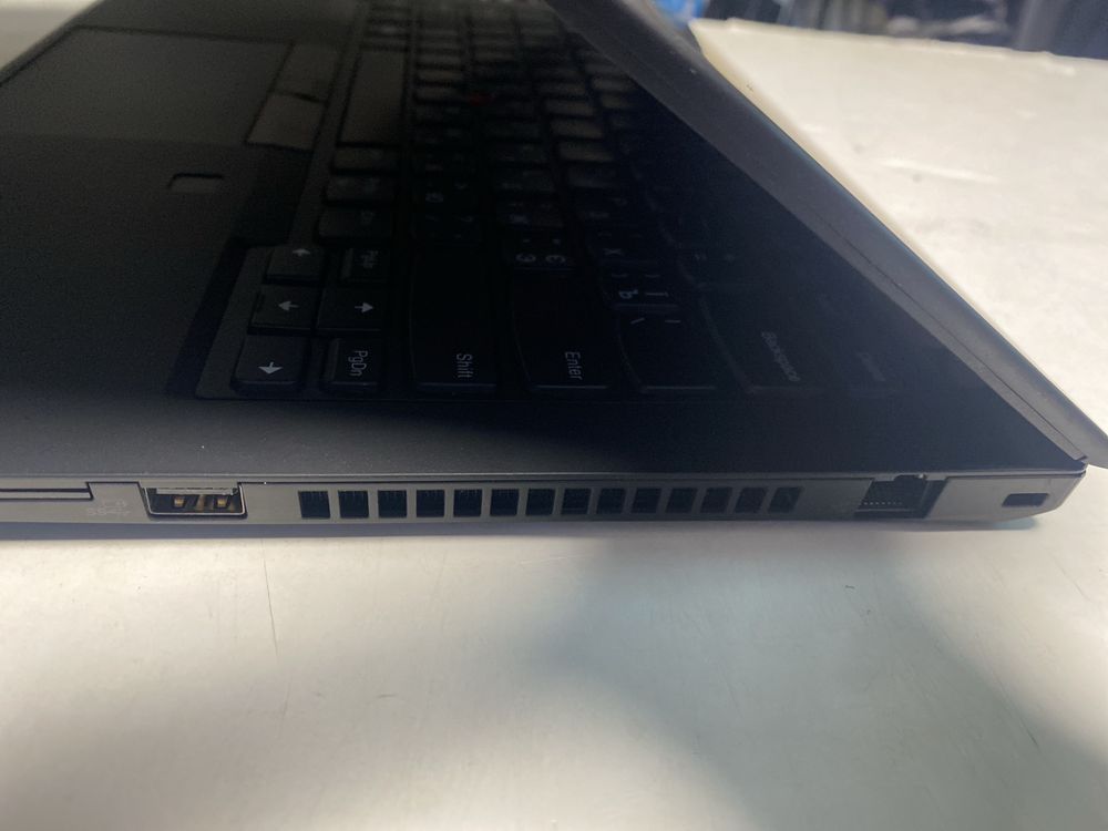 Надійний Lenovo ThinkPad T490 14"  FHD IPS i7-8565U 16GB  Win 11 Pro