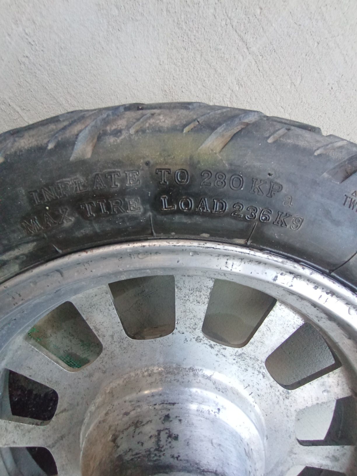 Продам колесо R15 задне