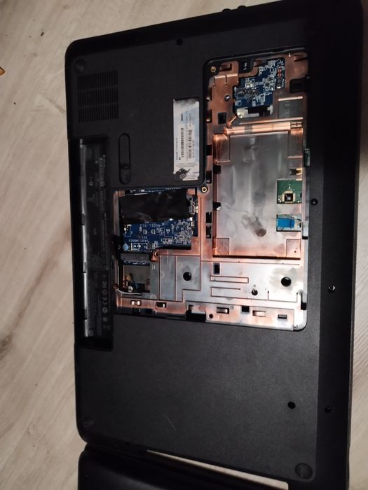 Sprzedam 3 laptopy na czesci
