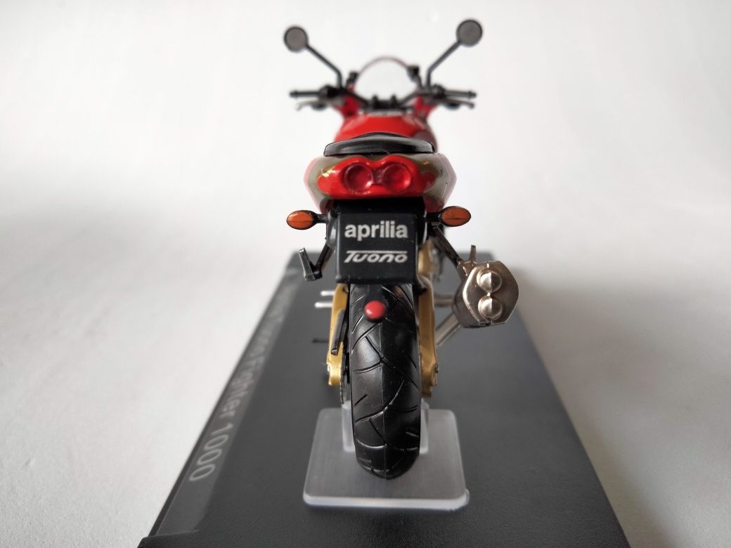 1/24 Aprilia Tuono Fighter 1000 | 2003