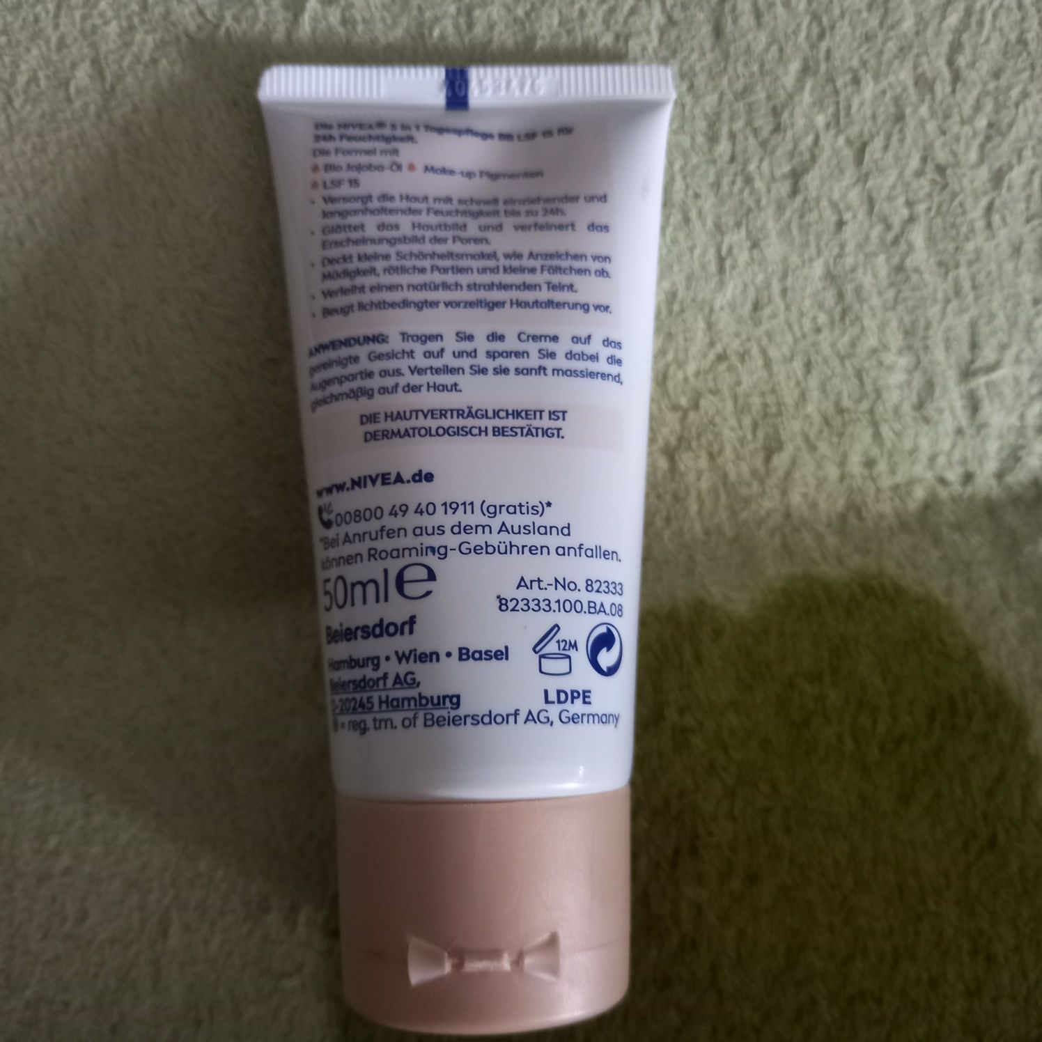 Nivea krem BB maskujący z filtrem SPF15 odcień jasny
