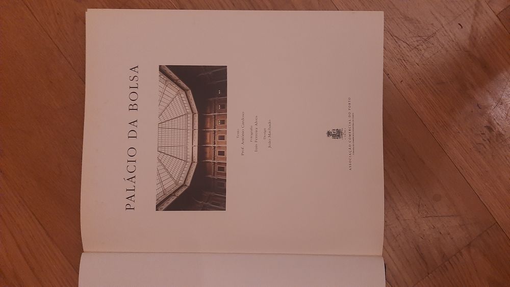Livro sobre o Palácio da Bolsa