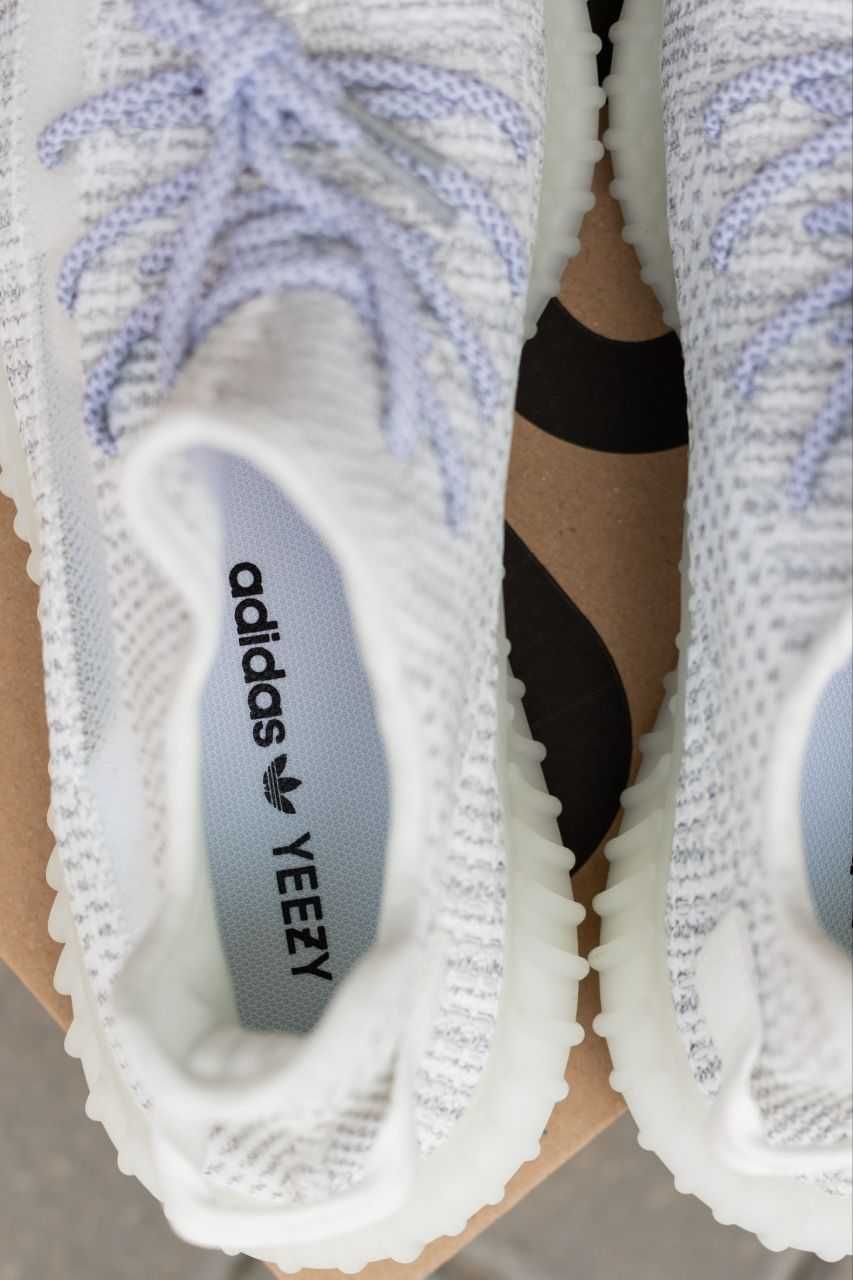 Кросівки Yeezy Boost 350 V2