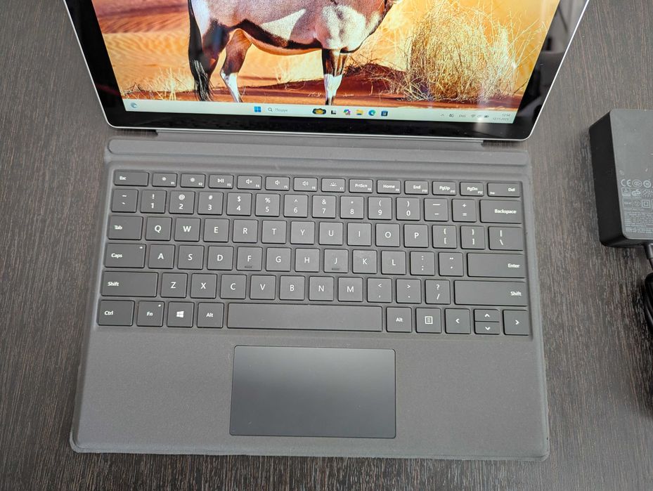 Microsoft Surface Pro 6 16/512gb Intel Core i7-8650u Батарея 100%