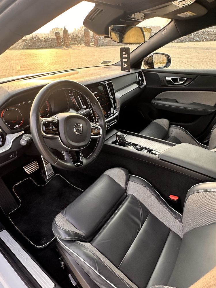 VOLVO S60 2.0T 197KM Hybryda / B4 B R-Design