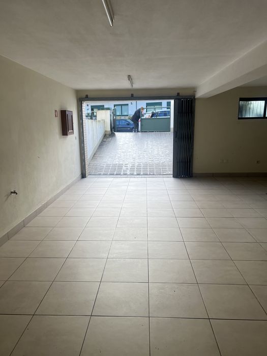 Armazem/Garagem junto ao mercadona de ermesinde