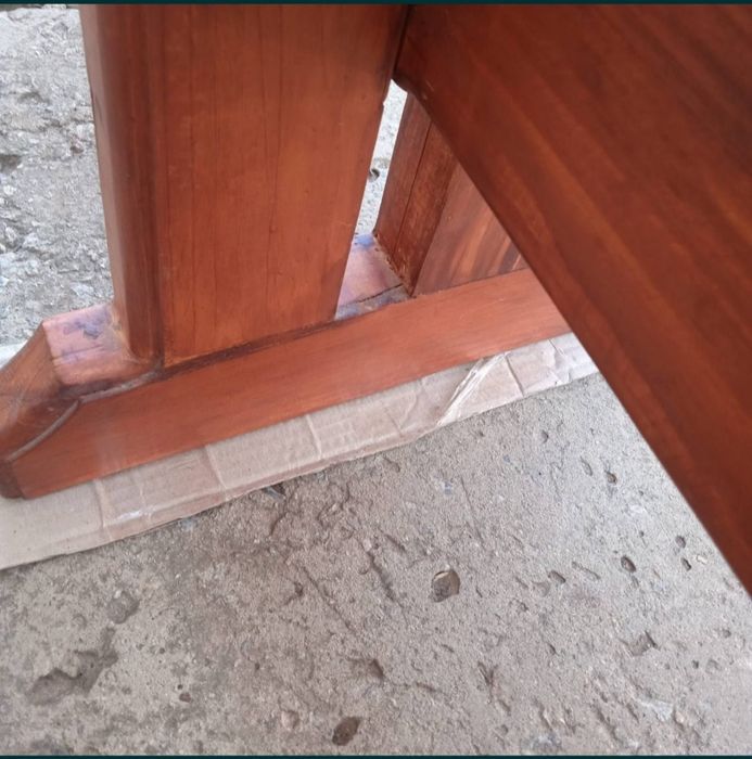 Стол  и  лавки .