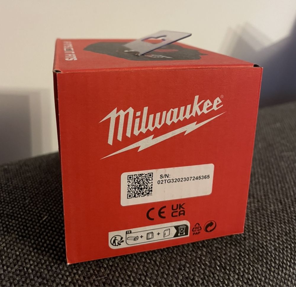 Bateria akumulator Milwaukee 5.0 5Ah RedLithium M18 nowa