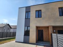 Вітаю! Продам будинок_дуплекс, с. Святопетрівське. Заводимо газ.