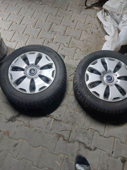 Opony zimowe 4szt.  Rovelo 215/55 R16