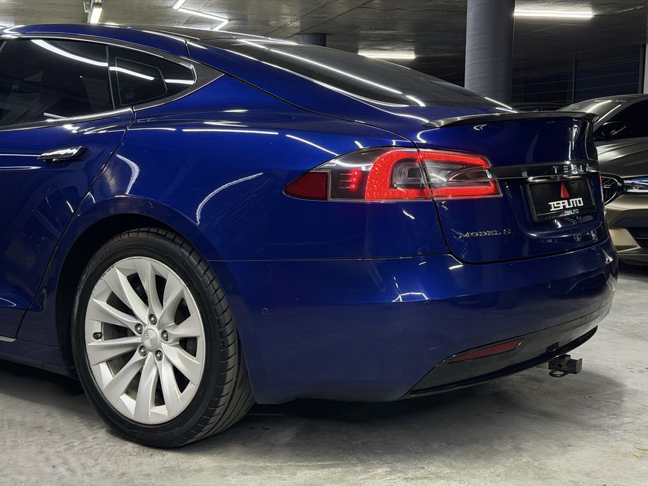 Tesla Model S 75D