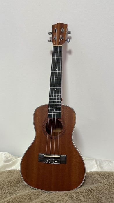 Ukulele Duet UK-30 Concert
