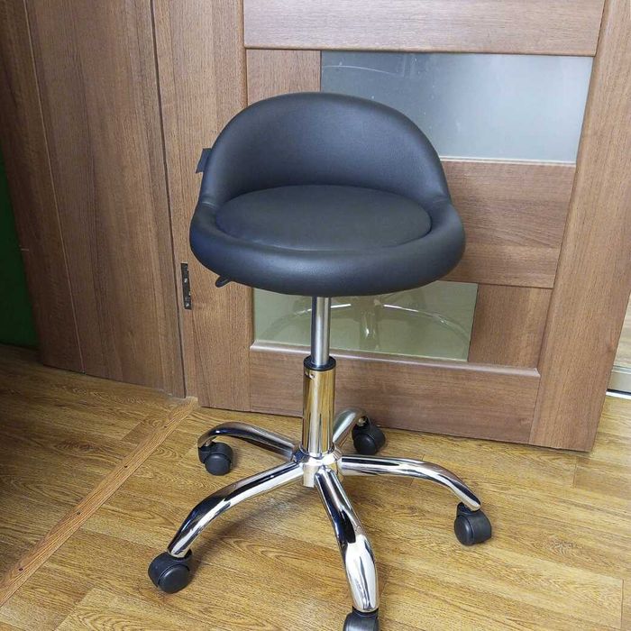 Стілець офісний комп'ютерний на колесах DF-073 стул косметологический
