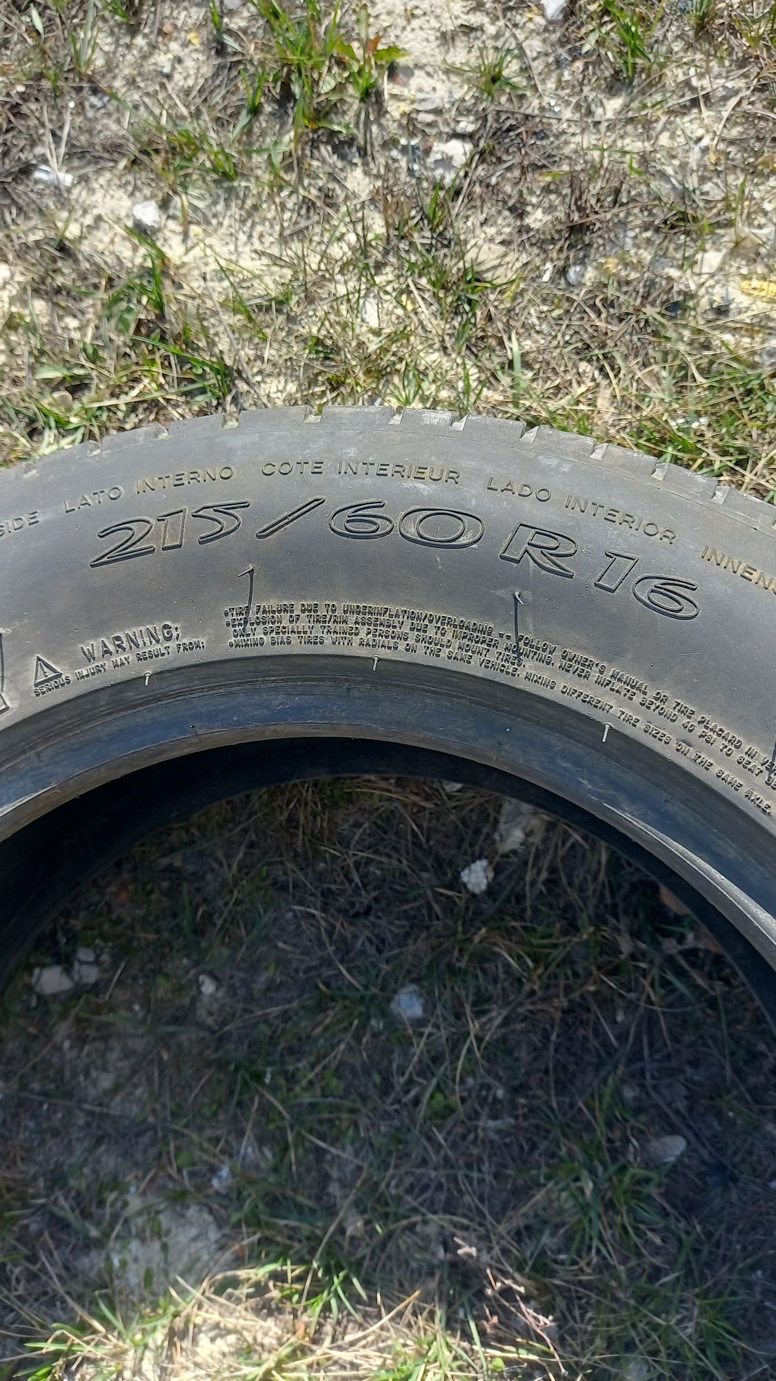 Продам пору шин р16 215/60