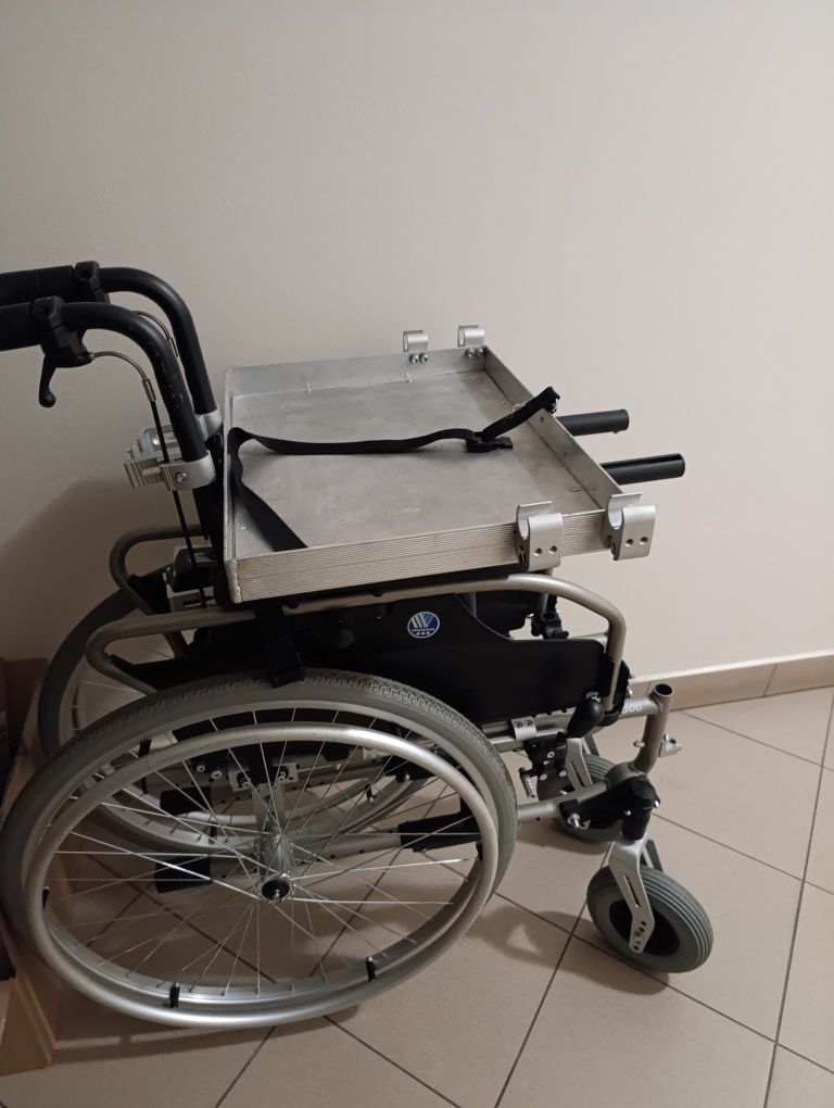 Wózek komfortowy Vermeiren v300 30 '  / gratis solidna półka do wózka