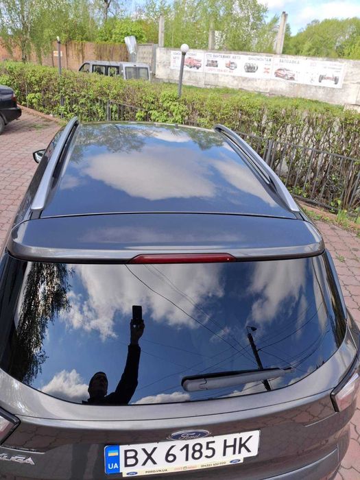 Автомобіль FORD KUGA