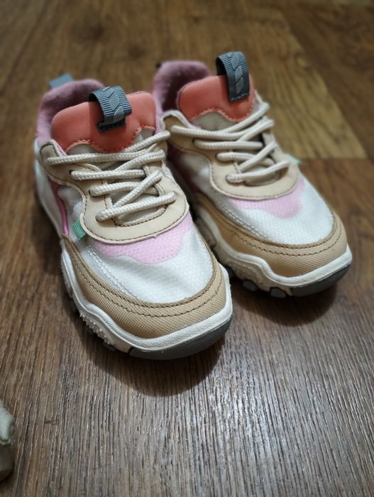 Продам  кросівки 27р Zara