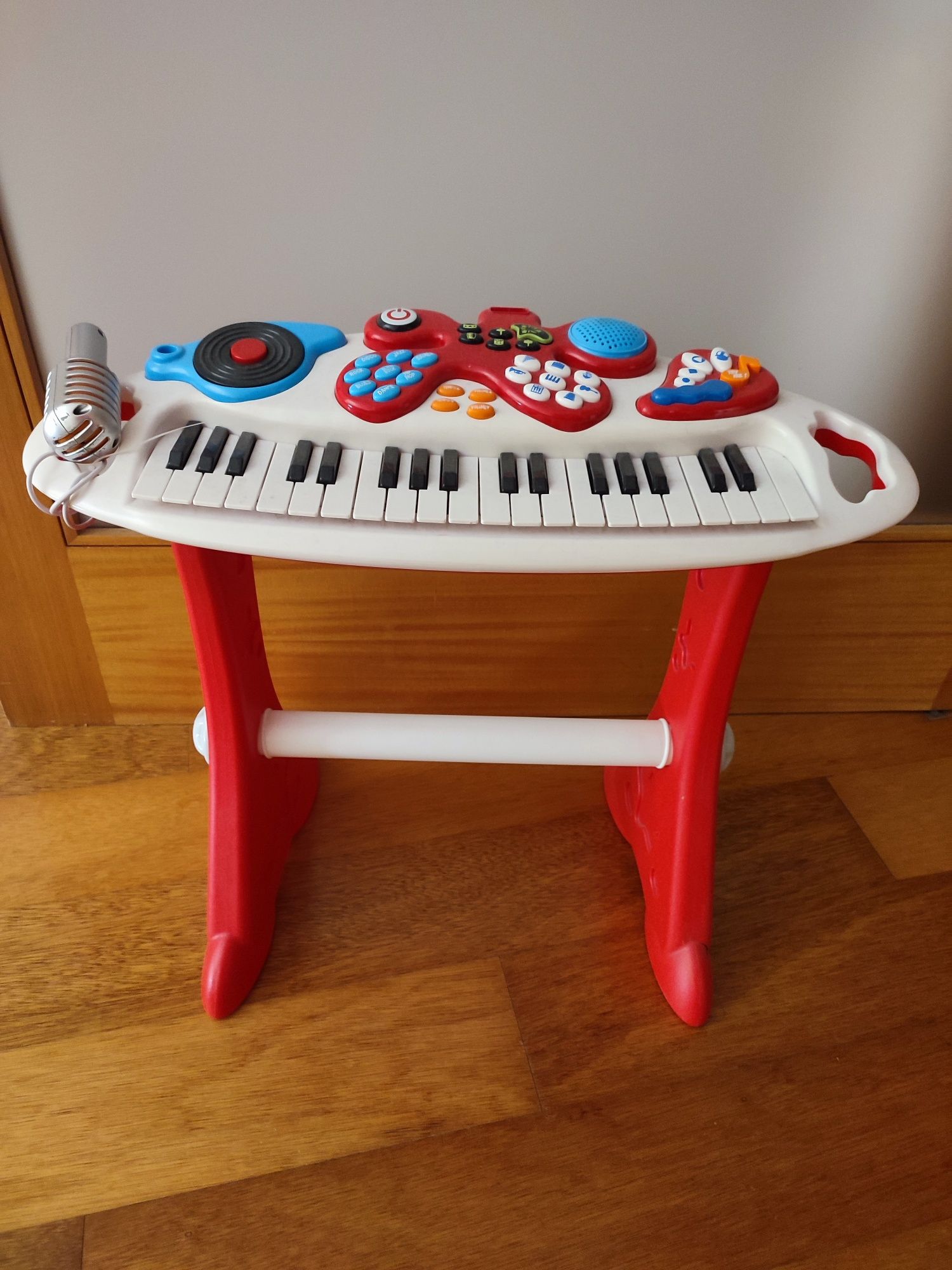 Brinquedos variados