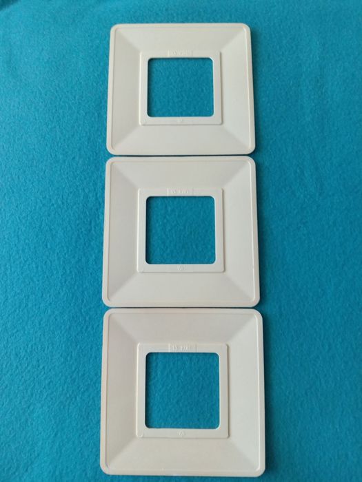 Рамка для вимикачів,розеток