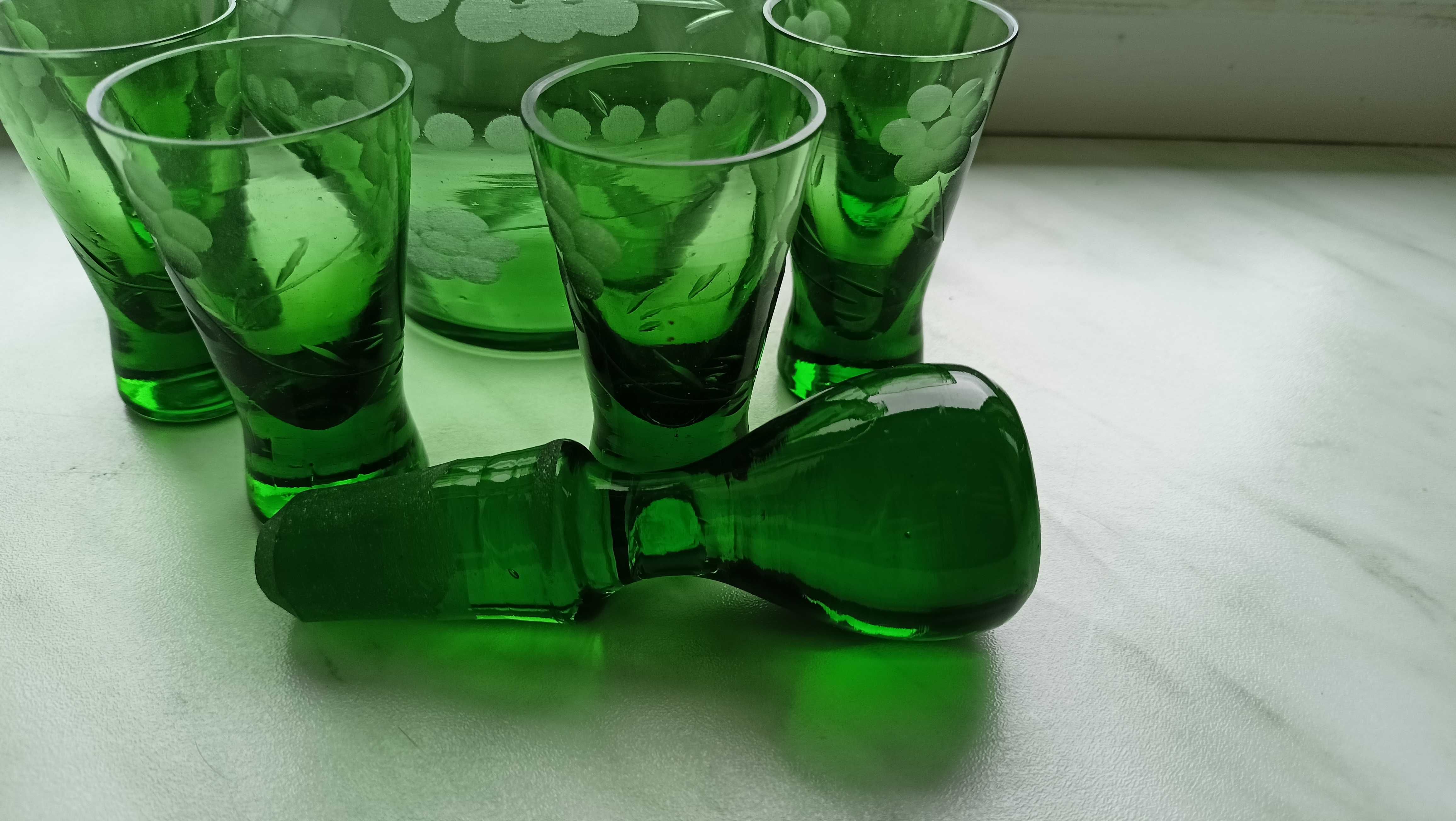 Karafka i kieliszki 6 x PRL, zielony komplet szmaragd