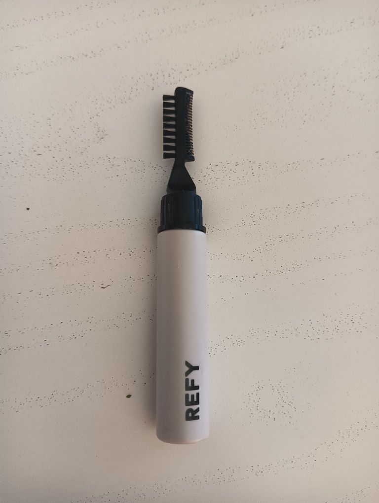 Refy brow Sculpt. Wosk, żel do stylizacji brwi