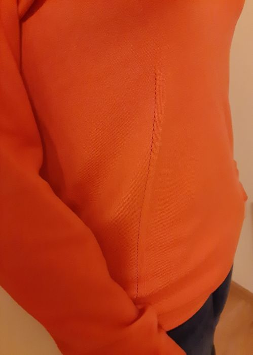 Sweterek damski Triangle 44