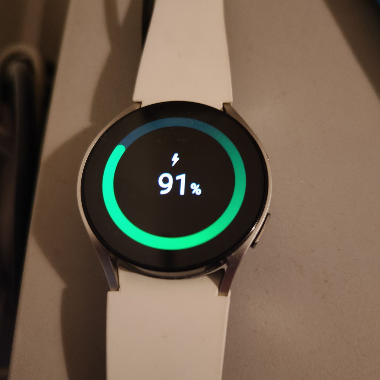 Смарт-годинник Samsung Galaxy Watch 6 40mm eSIM, на гарантії +1 рік