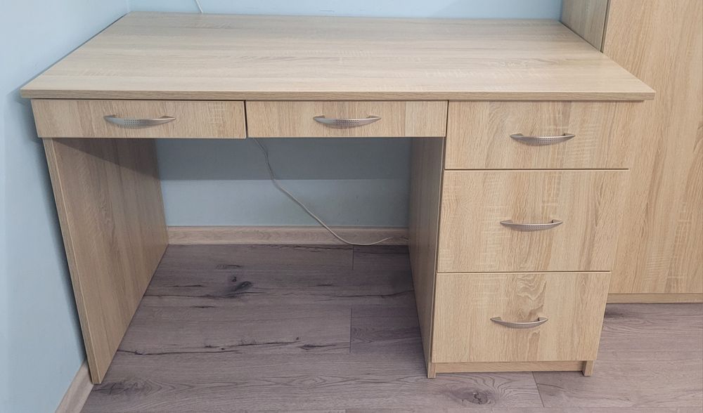 Biurko z szufladami