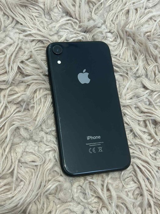 iphone XR + 9 caseów