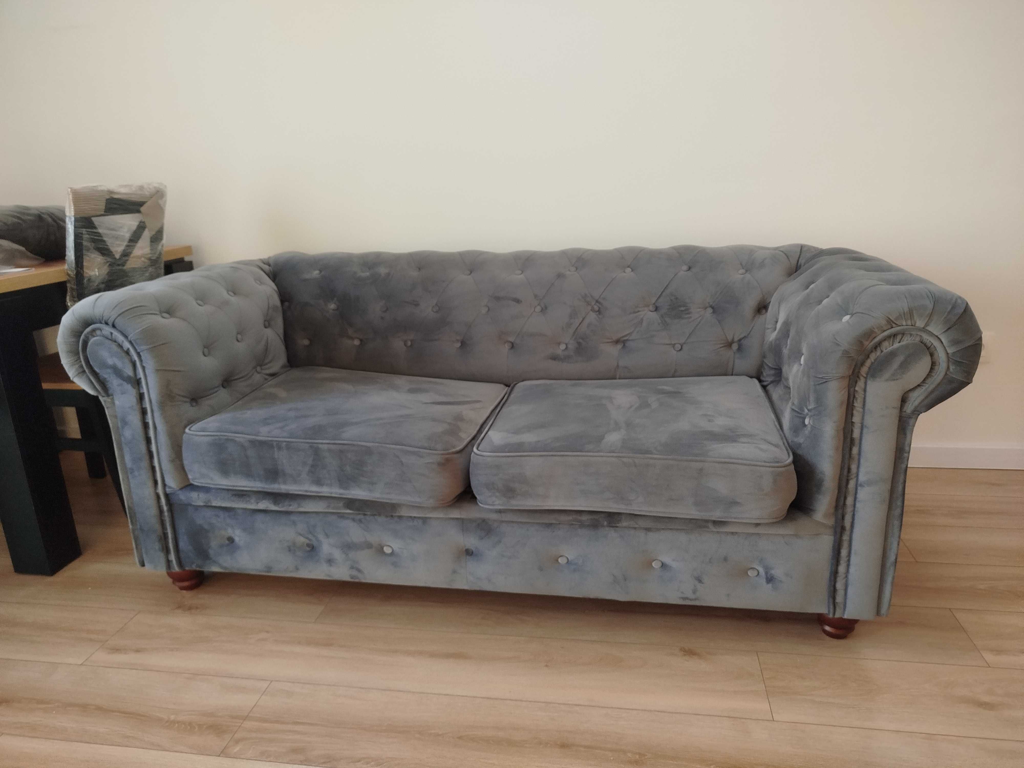 Sprzedam sofę typu Chesterfield rozkładana 2 osobowa 650zł
