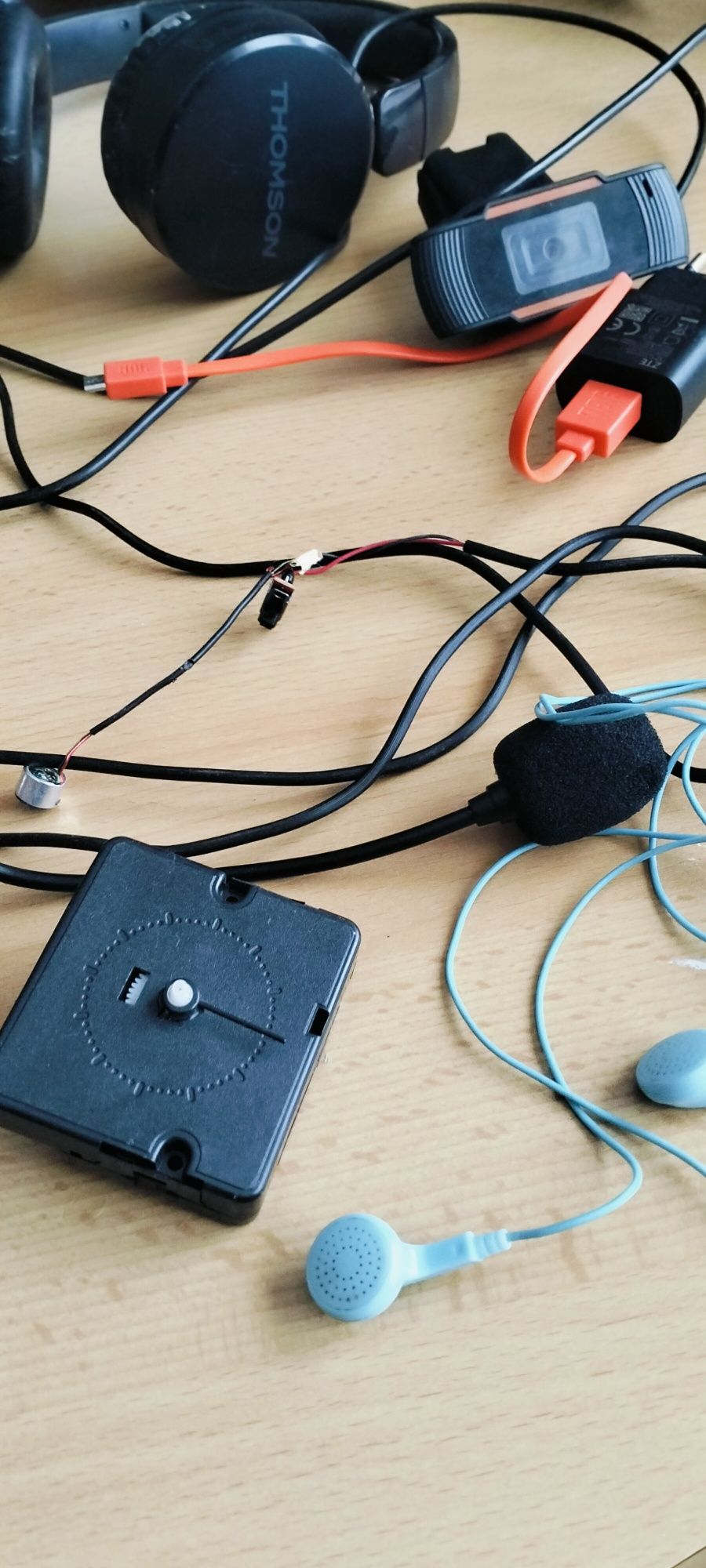Elektrozłom - tablety, słuchawki, telefon, mikrofony