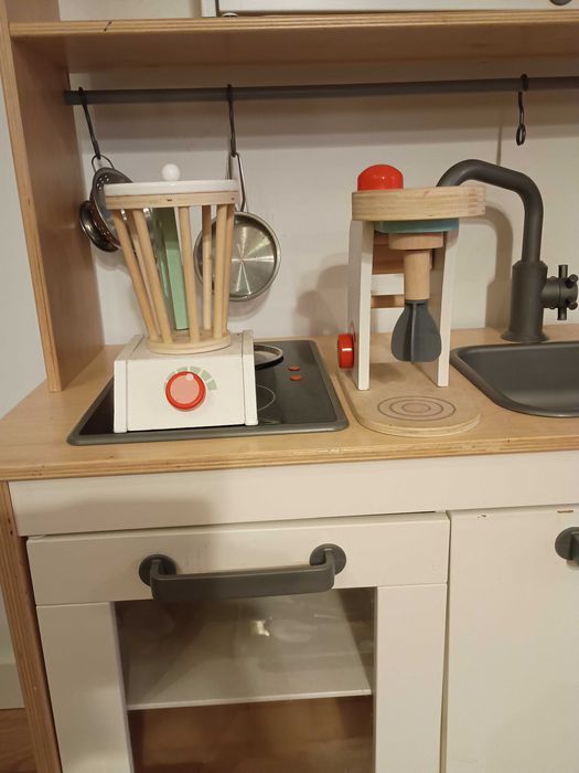 Kuchnia dla dzieci IKEA z akcesoriami