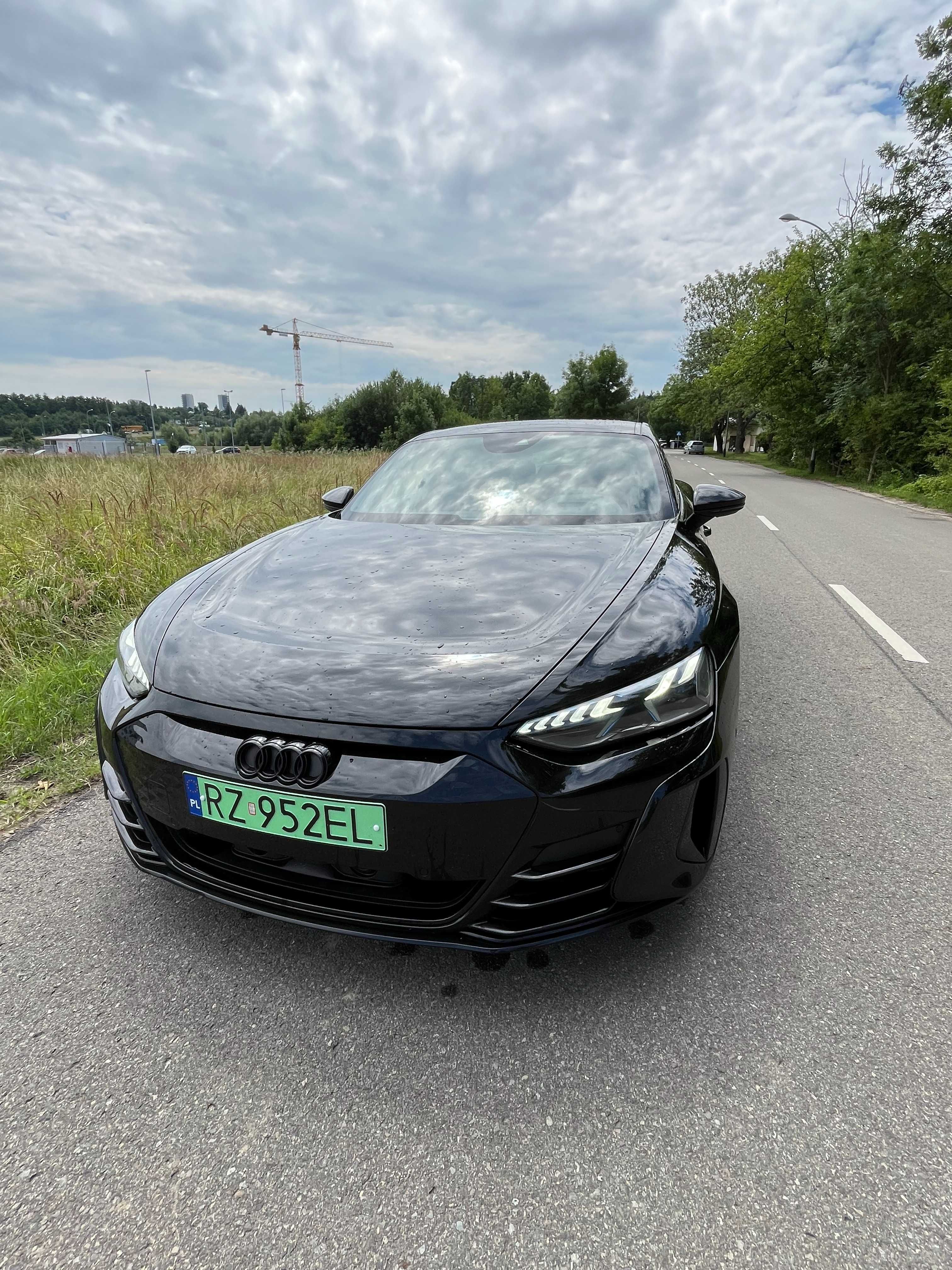 Audi  E TRON RS GT 4x4 600 km Salon  Polska