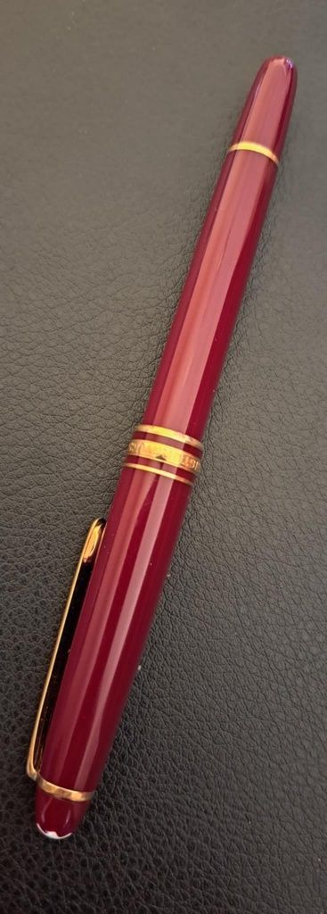 Caneta Montblanc Meisterstuck com aparo em ouro 14k