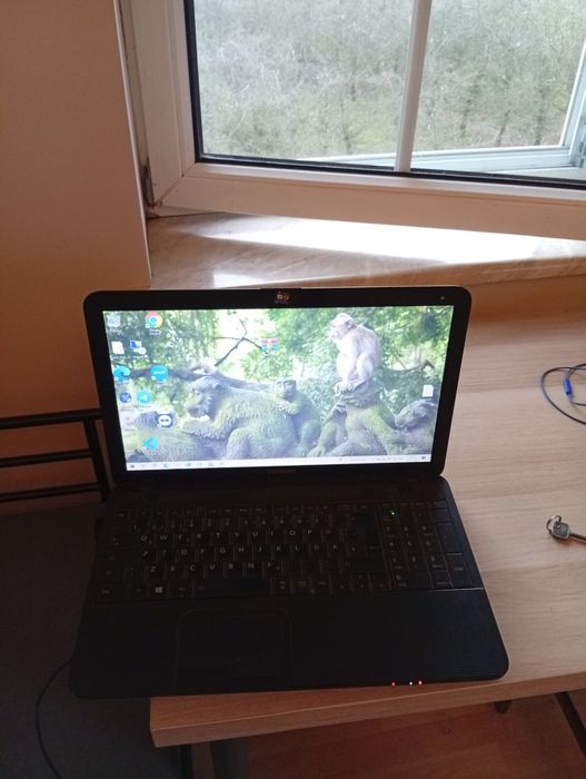 Sprzedam laptop Toshiba Satellite Pro C850-1LP.