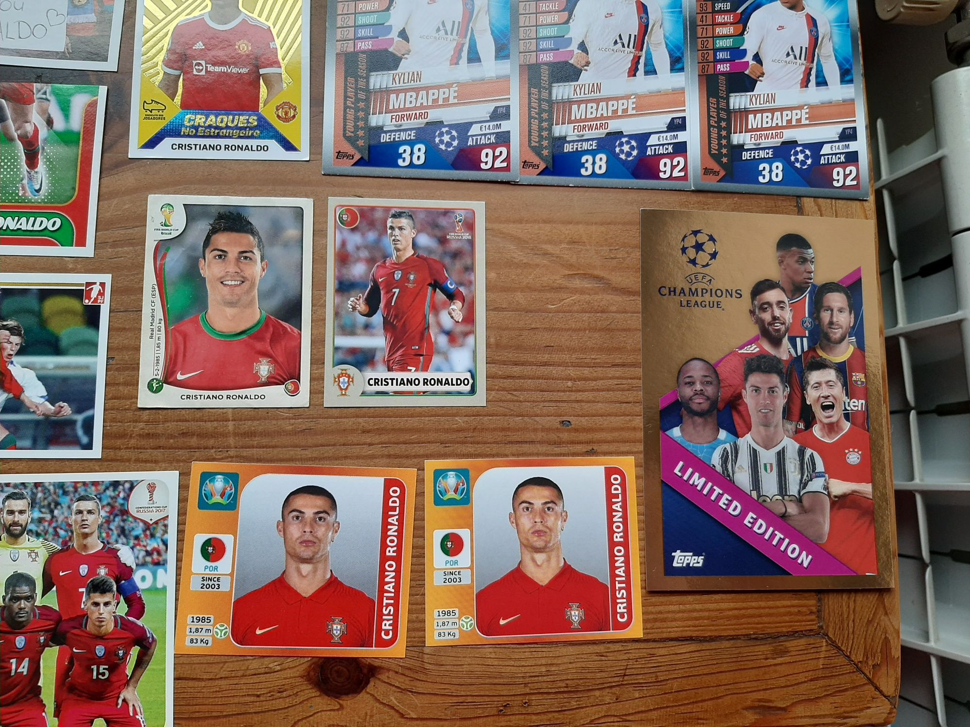 19 cromos+16 cartas Ronaldo/Messi/Mbappe rookie,mega craques adrenalyn