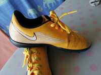 Ténis Nike model Mercurial nr 34