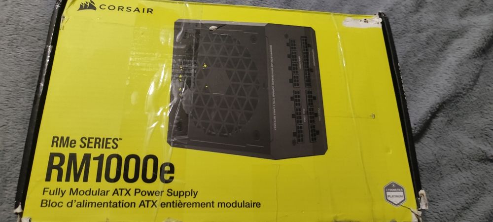 Блок питания Corsair Rm1000e