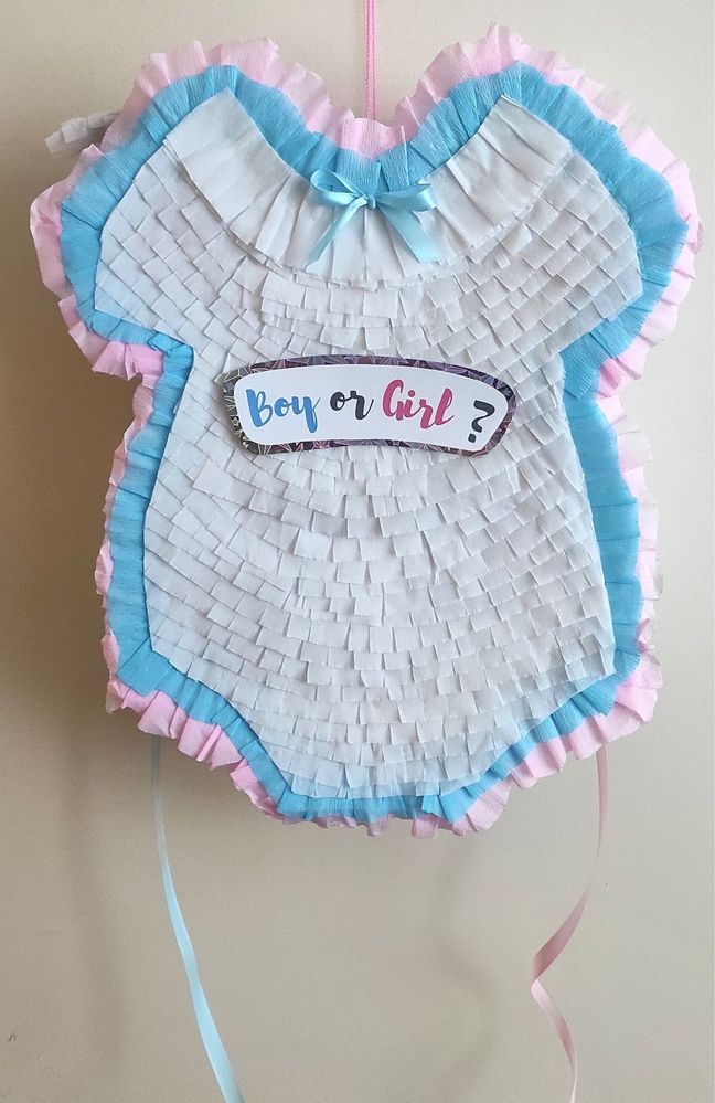 Piniata na baby shower party Gender party impreza