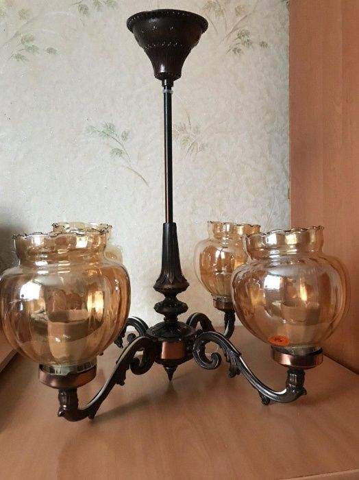 Продам нову люстру