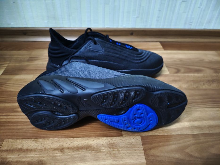 Кроссовки Adidas