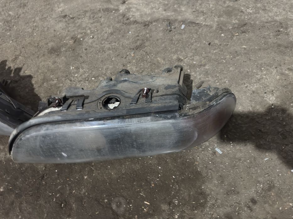 Продам фари е39 передні