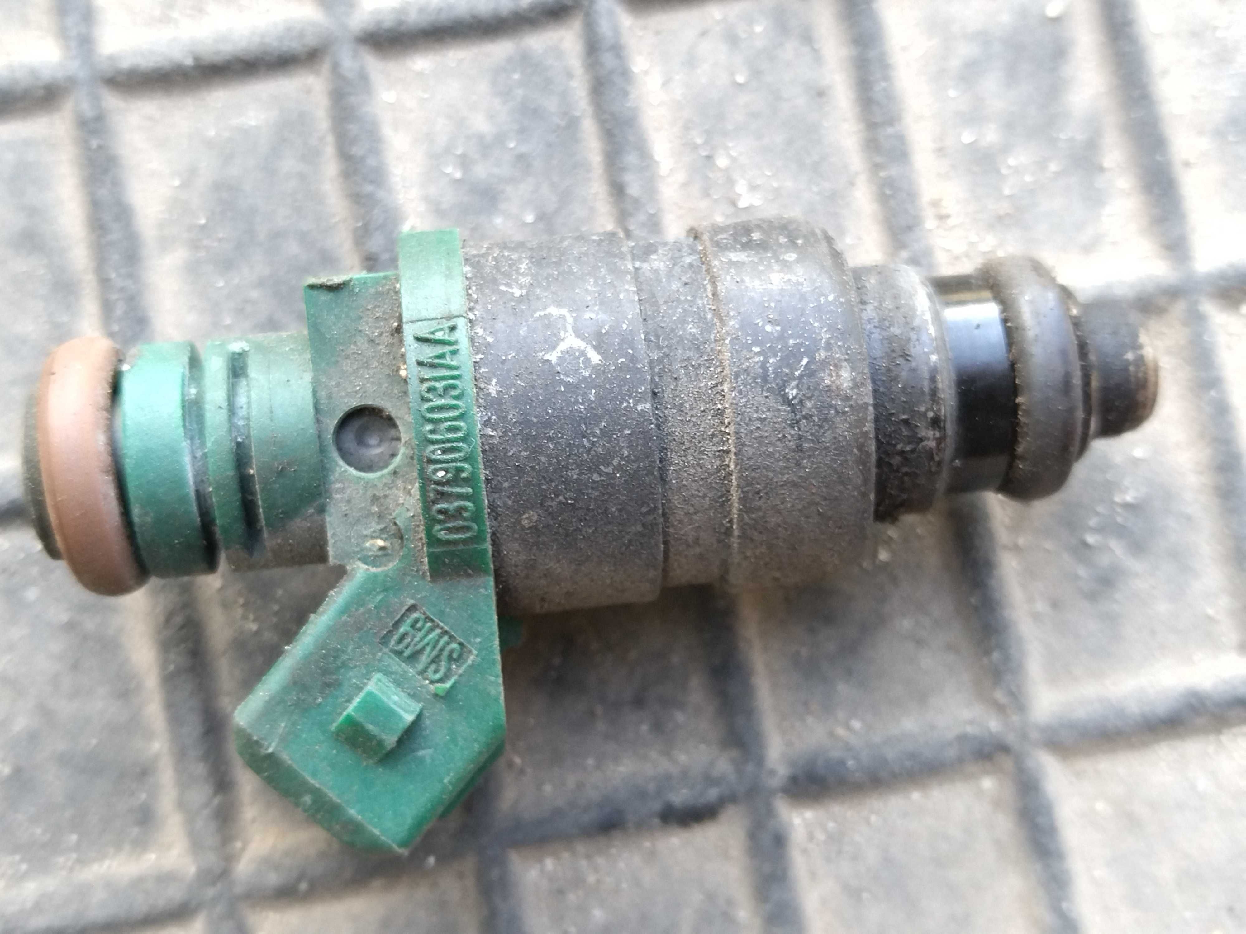 kolektor wtrysk 037906`031AA skrzynia DBU sharan alhambra ady 2.0 8V